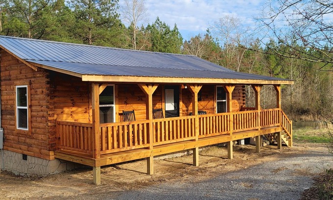 Ten Mile Cabina | Watts Bar River Retreat Cozy Cabin Minutes from Watts Bar Lake in Ten Mile, TN!