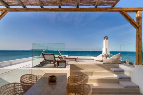 Kokkini Chani Casa | Wave, an Idyllic Seafront Suite