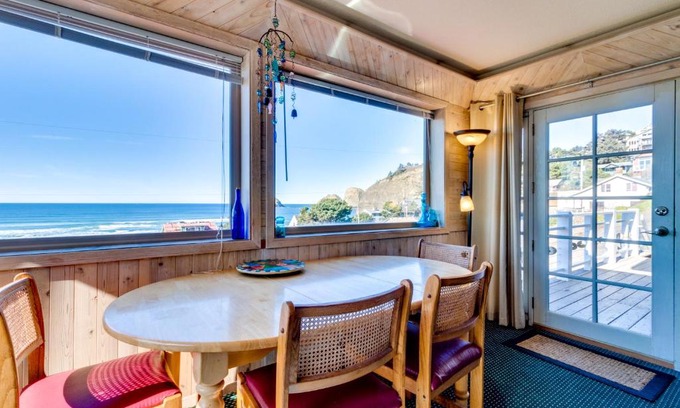 Oceanside Casa | Wave Watch `N