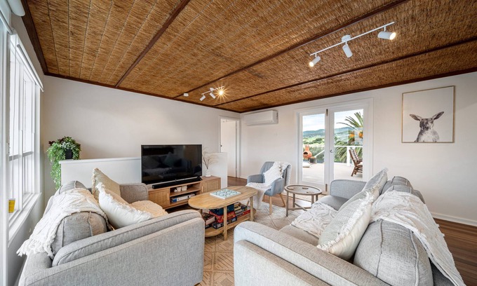 Sellicks Beach Casa | Waves and Wine at Sellicks Beach