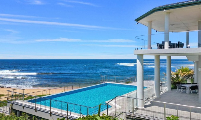 Blue Bay Casa | FRENTE AL MAR CON PISCINA, VISTAS AL MAR, WIFI Y FOXTEL
