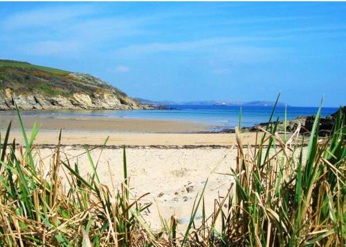 Maenporth Apartamento | Waves at The Beach House