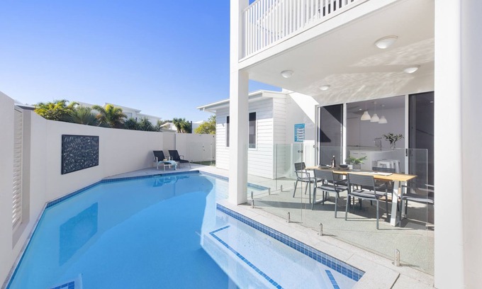 Mount Coolum Casa | Waves Beach House - Familia + Casa que admite mascotas - Opción de 1/2 casa disponible
