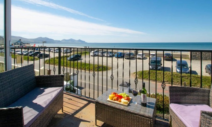 Dinas Dinlle Apartamento | Waves in Caernarfon