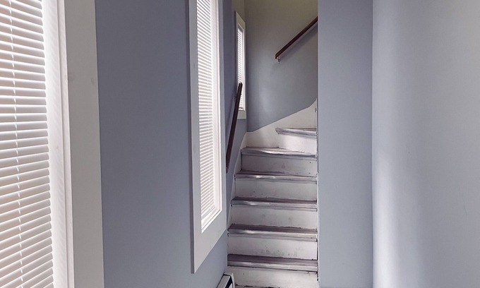 Asylum Hill Apartamento | Waves of Blue Downtown Homestay