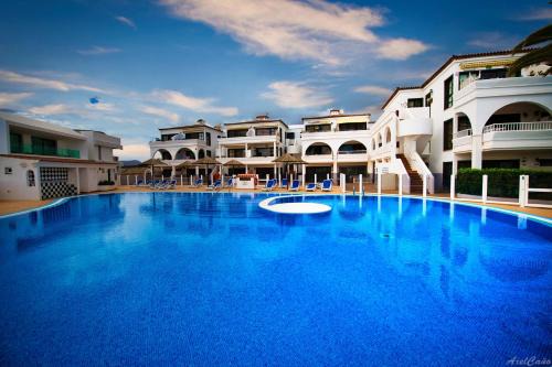 Complejo turístico Amarilla Golf Apartamento | Waves of Tranquility Residence