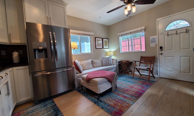 Ocean Beach Cabaña | Waypoint Cottage, one block from the beach!