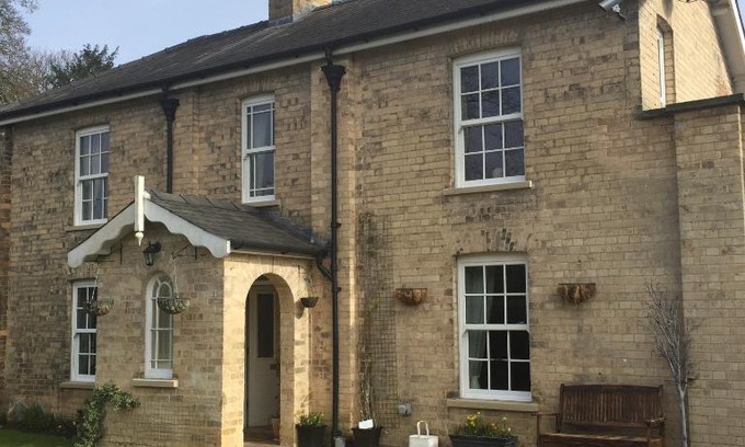 Lincoln Casa | Wayside , 3 bed , 2 bath charming house close to Lincoln
