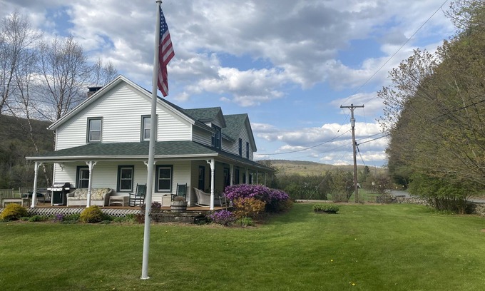 Livingston Manor Casa | Wayside Farm on the Beaverkill River