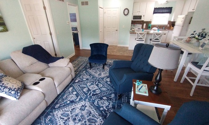 Mansfield Casa | Wayside Guest House Clean, Cozy, Comfortable, Convenient