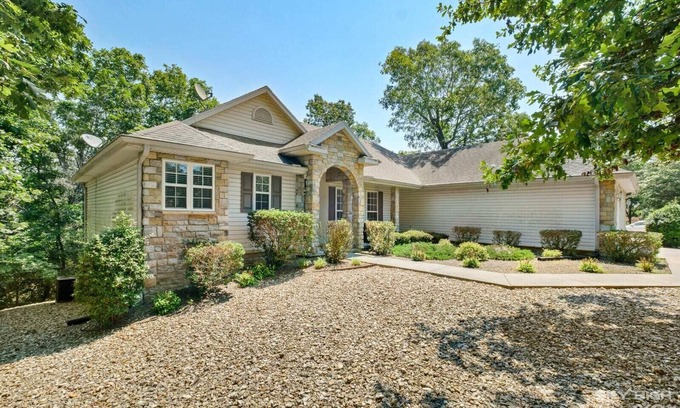 Bella Vista Casa | WE 3 KINGS near golf, trails, lakes, and more!