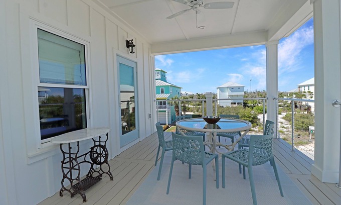 Seagrass Casa | Lulu’s Beach House: Pet Friendly Luxury on CSB