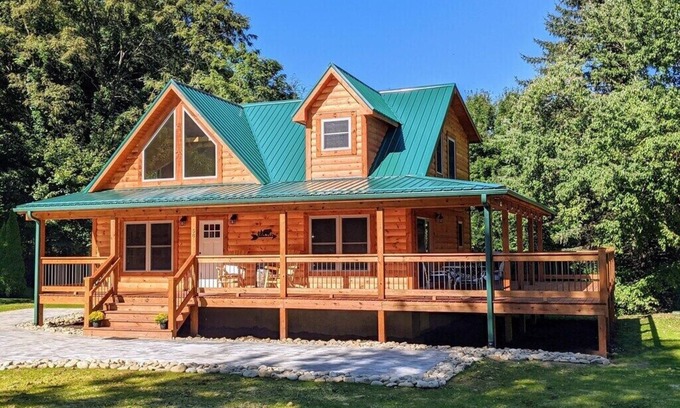 Maggie Valley Casa | We're Open for Business! Mountain Views,Watch the Elk, Fire Pit,Close to Skiing