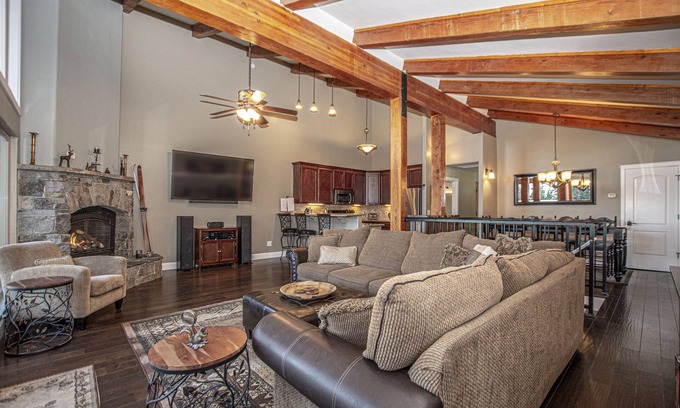 Talmont Casa | Weathertop by Hauserman Rentals