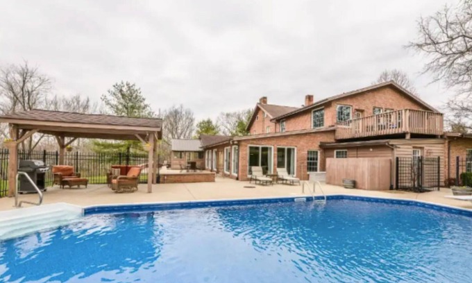 Middletown Otro | Weddings, events on 37 acres, pool, 4 wheeling, horses + more on the farm!