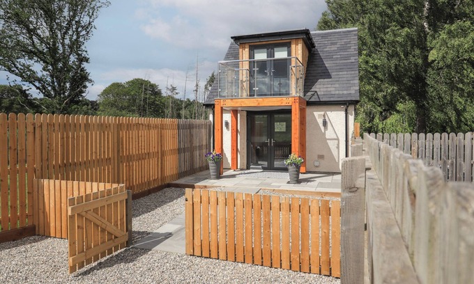 Inverness Cabaña | WEE SMITHY, pet friendly, country holiday cottage in Munlochy