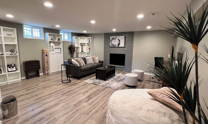 Lents Casa | **WEEKLY AND MONTHLY DISCOUNTS** Entire Elegant Home For Your Perfect Vacation.