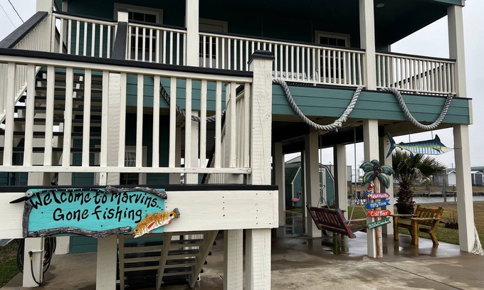 Cedar Lane Casa | WEEKLY DISCOUNT Beach & Sport Fishing Boat House and Pier