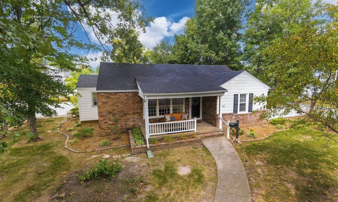 Marion Casa | Weekly/Monthly Modern Cottage- Walkable Downtown!