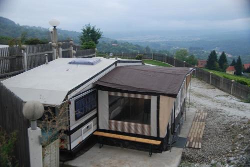 St Andra-Hoech Otro | Weinberg-Panorama-Camper