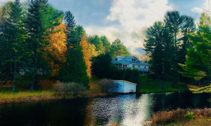 Deerton Casa | Welch's Riverview Retreat , Welchʻs Riverview Retreat - Your Window to Lake Superior