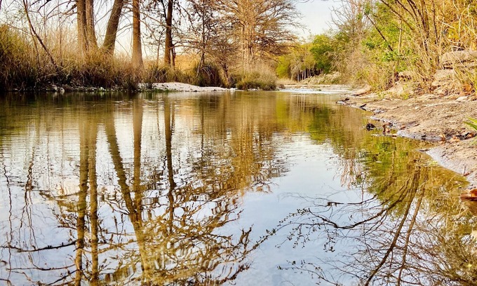 Leakey Casa | Welcome anytime, 55 yards to the Frio river