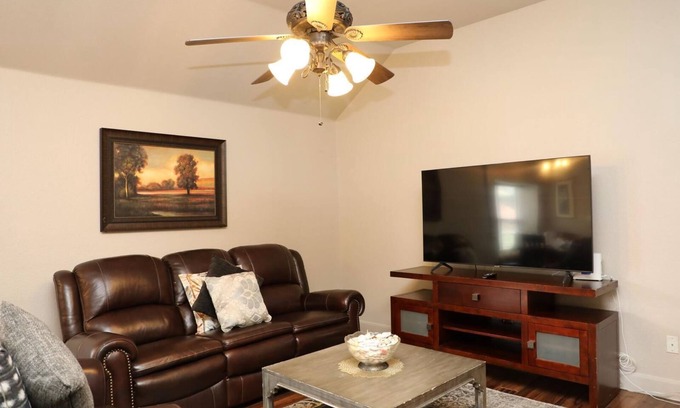 Saginaw Casa | Welcome Cozy Home