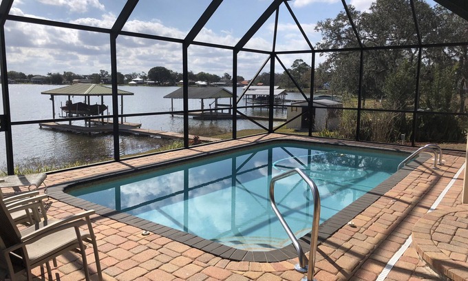 Highland Casa | Bienvenido a LAKESIDE ESCAPE, disfruta de PISCINA privada y LAKEFRONT Dock. Pescado y kayak
