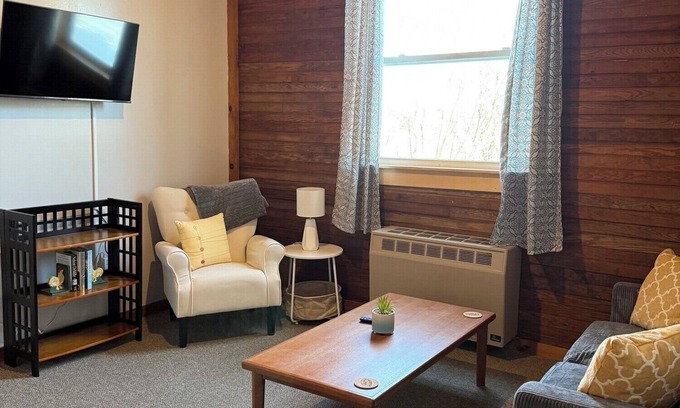 Limerick Apartamento | Welcome Home - Enjoy a Quiet Country Apartment on a Bed and Breakfast Property