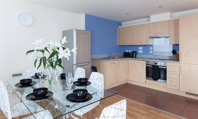 Long Eaton Apartamento | Welcome Home with this Outstanding & Open 2Bed Apt