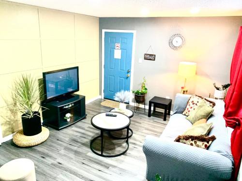 Midtown Apartamento | Welcome International Guests-Medical Residents-free shuttle downtown-full kitchen- free parking