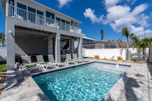 Mid Island Casa | Welcome to 5541 Palmetto Street - New Build! Grab it NOW! home