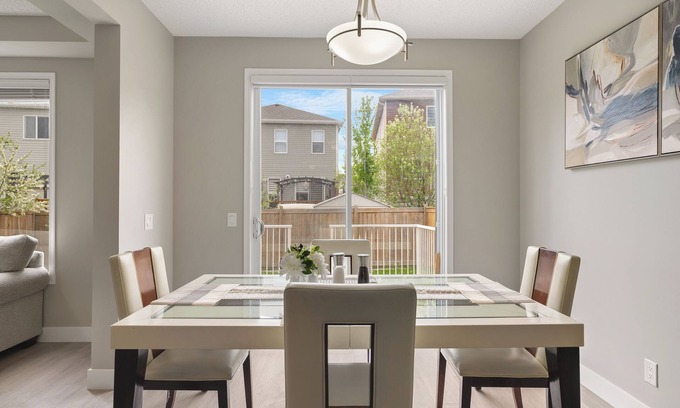 Airdrie Casa | WELCOME TO A MAGNIFICENT HOME IN AIRDRIE