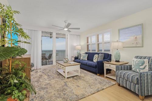 Fort Myers Beach Apartamento | Welcome to Beach Villa's # 406 Vacation Rental - 250 Estero Blvd condo