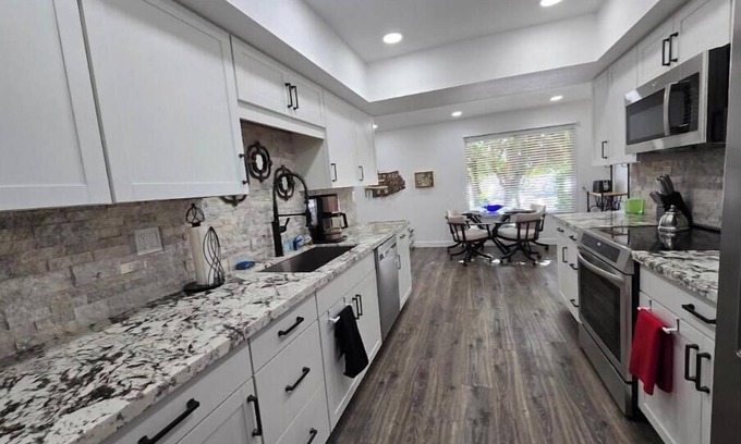 Sun City West Condominio | Welcome to beautiful Desert Glen Inn located in the "Arizona Valley of the Sun"