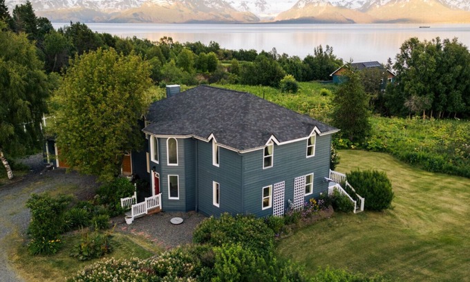 Kachemak Casa | Welcome to Benchwarmer's Bliss!