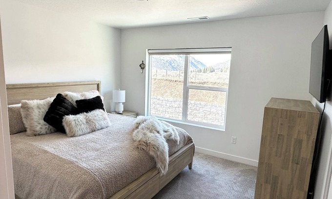 Mountain Green Casa | Welcome to Comfort Stays at ROAM!