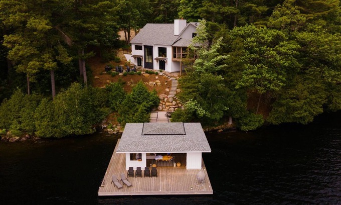 Bala Casa | Welcome to Falcon’s Nest, your 6 bedroom luxury all-season cottage retreat nestled on Lake Muskoka