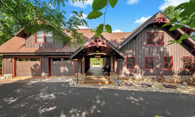 Vein Mountain Cabina | Welcome to Grandview Lodge! A 4 bedroom, 4 bath Mountain Sanctuary with Mtn View