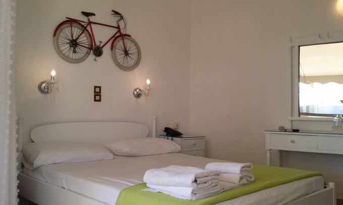 Agia Marina Cama Y Desayuno | Bienvenido al Hotel Rachel