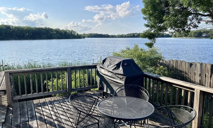 Spirit Lake Cabina | Welcome to Hygge House! -Dual Lake Access-