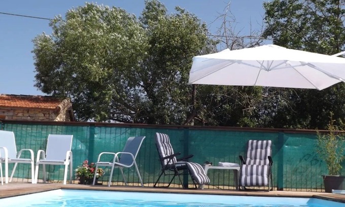 Ginals Casa | Welcome to La borde, a stunning holiday home with private pool in SW France