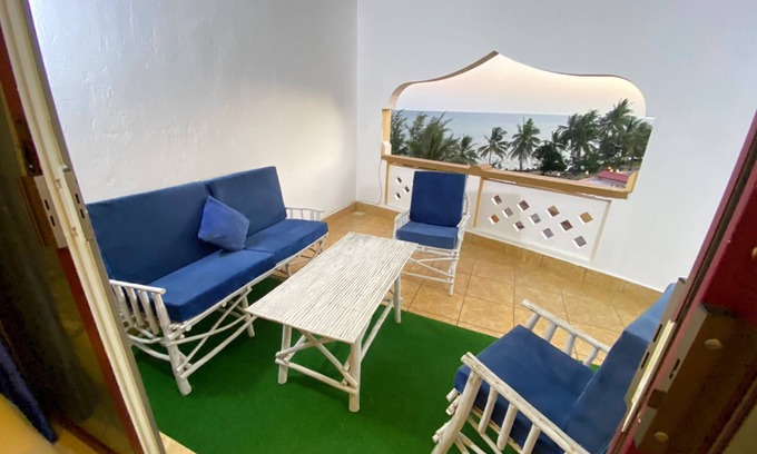 Bamburi Apartamento | Welcome to Lily Homes and enjoy the beachfront bliss at your doorstep.