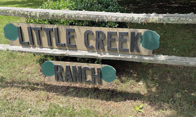 Franklin Cabaña | Welcome to Little Creek Ranch - A cozy cottage in charming Franklin