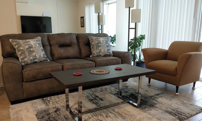 Hillcrest Condominio | Welcome To Midtown Condo