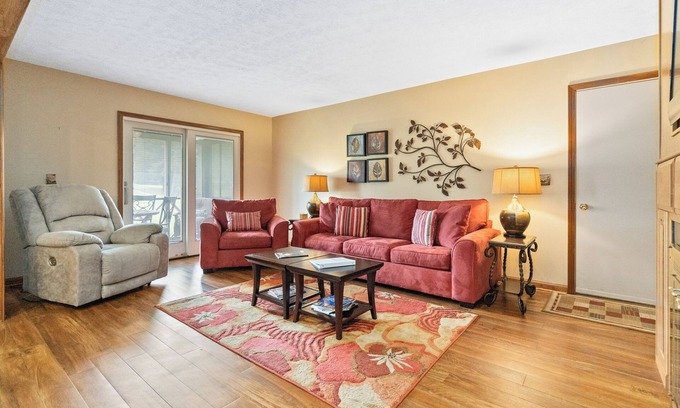 Bronston Condominio | Welcome to Number Two Fairway – Your Home Away From Home
