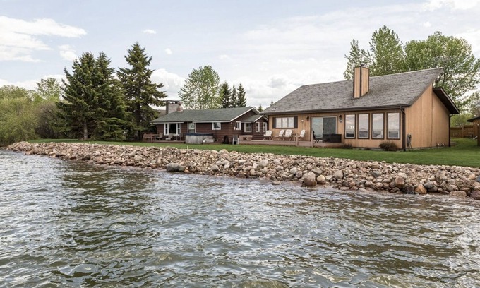Westerose Casa | Welcome to On the Rocks (Big Rock)Hot tub