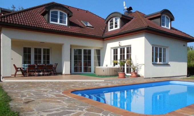 Plana nad Luznici Villa | Bienvenido a nuestra casa de vacaciones de lujo Vila Plana nad Luznici.
