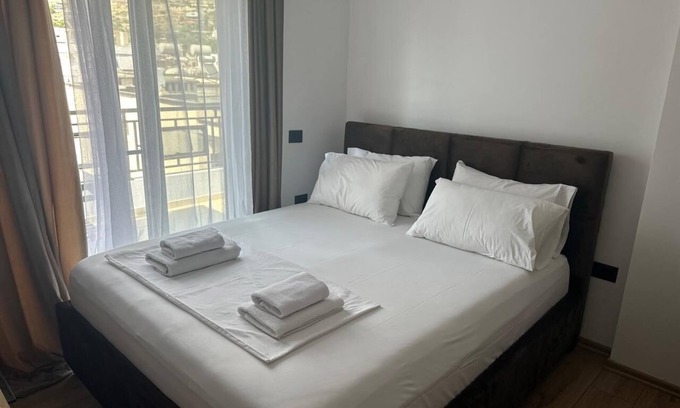 Himare Apartamento | Welcome to our cozy 1 bedroom apartment with both city and sea view