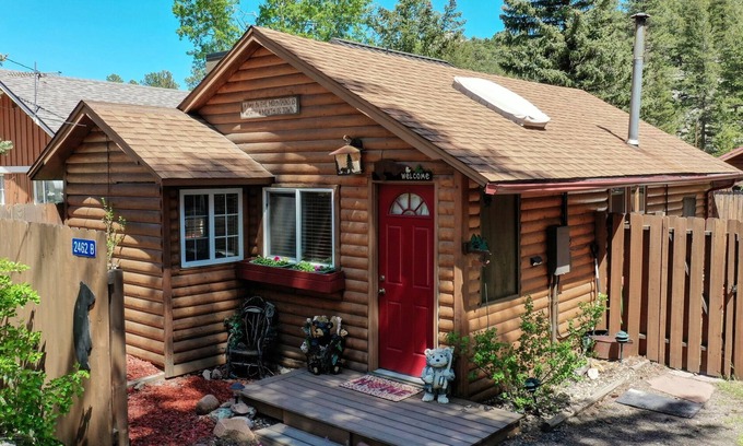 Drake Cabina | Welcome to our getaway at Annie's Mountain Retreat!